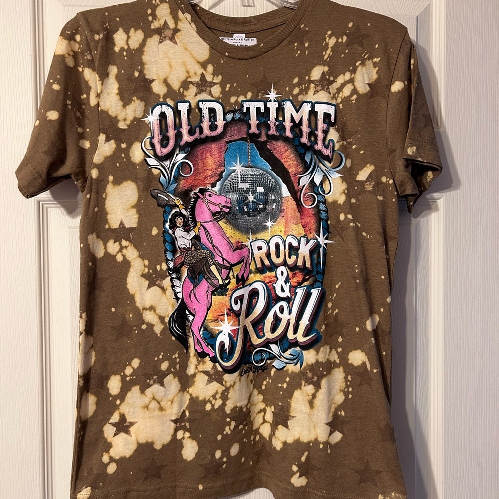 New One24 Boutique Old Time Rock & Roll Graphic Tee Medium